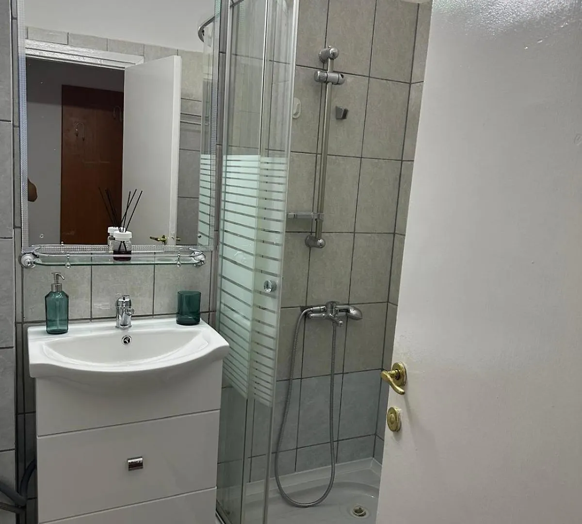 Apartment Affordable 1Br Apt In Downtown Bucharest Romania
